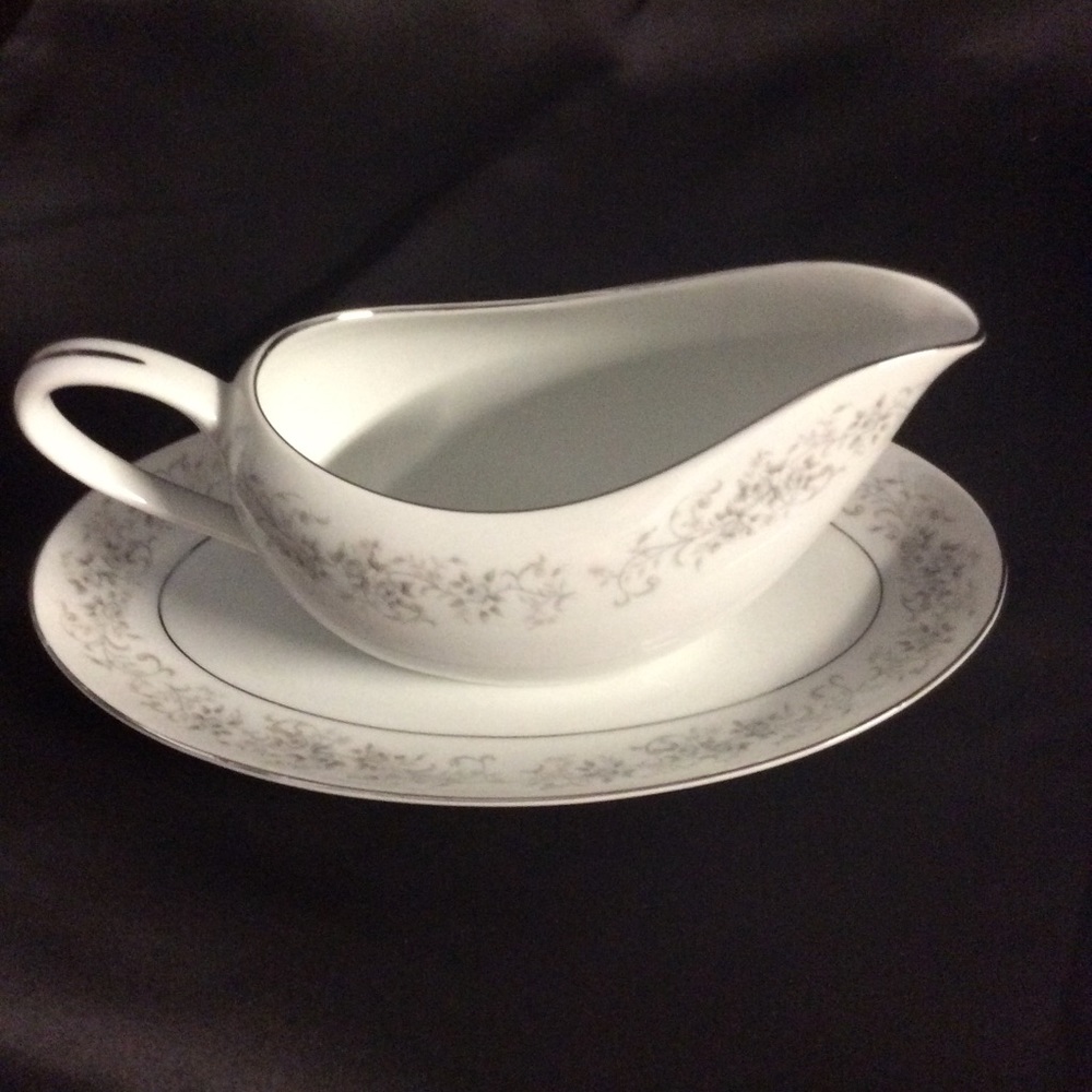 Vintage Gravy bowl Carrousel Camelot China 2pcs